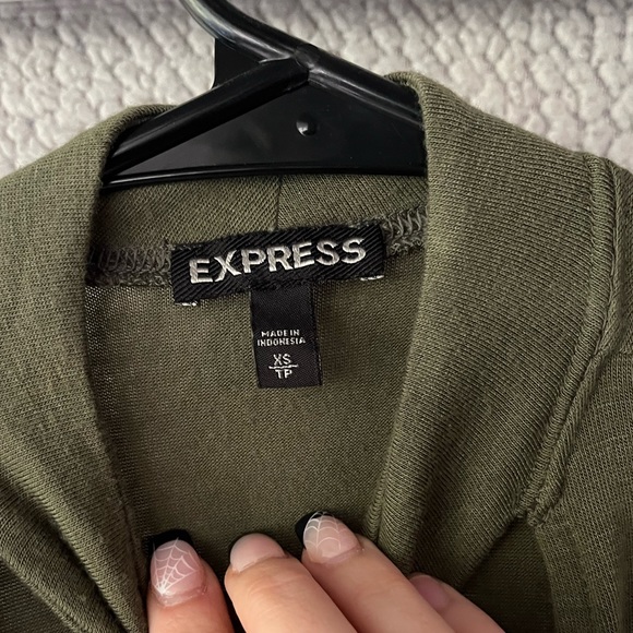 EXPRESS Top NWOT - Picture 4 of 4